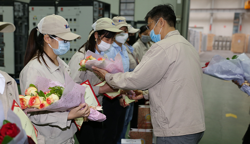 >男神登場，愿望實現(xiàn)！